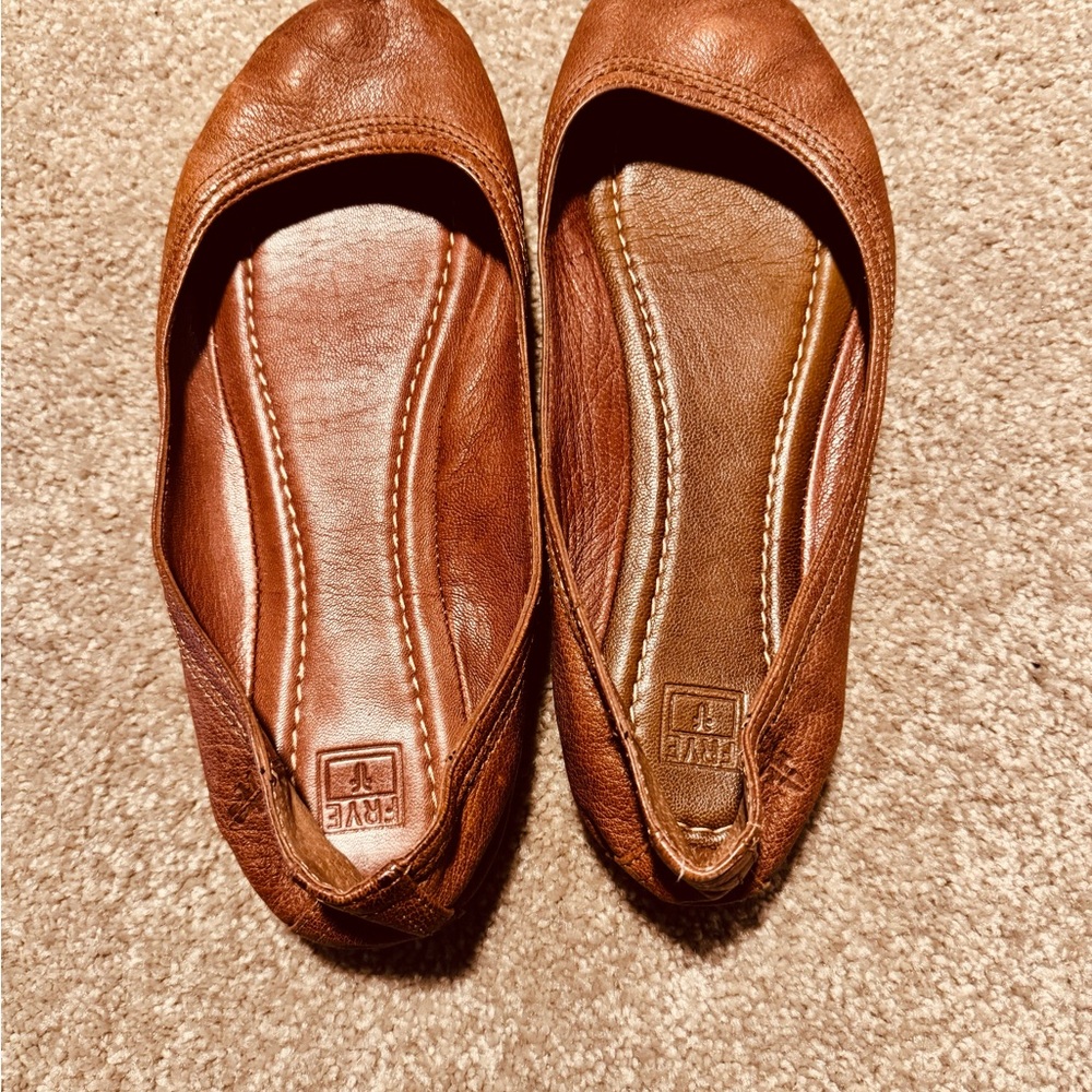 Frye Tan Leather Women's Flats - Picture 2 of 4